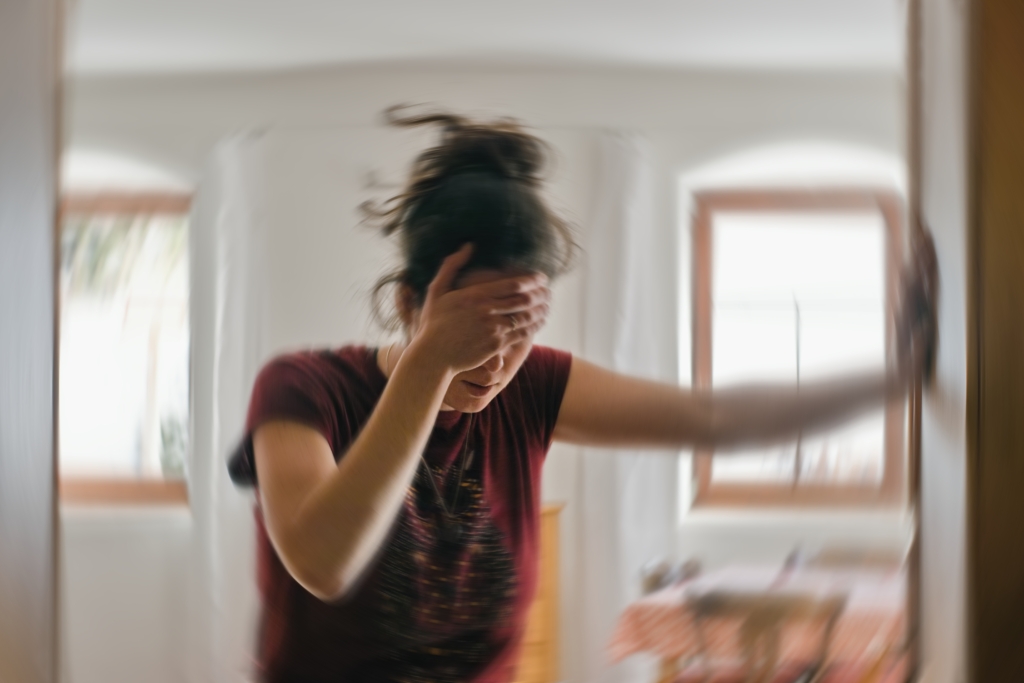 Lagerungsschwindel: Symptome, Ursachen, Behandlung